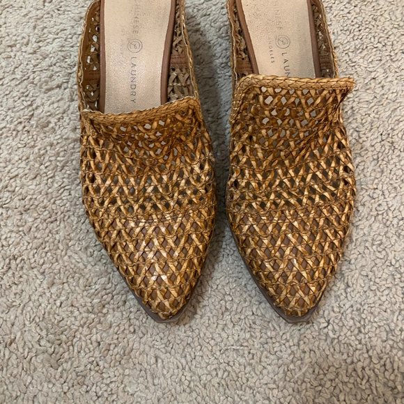 Chinese Laundry Mayflower Woven Sandal/Mule - Picture 3 of 10